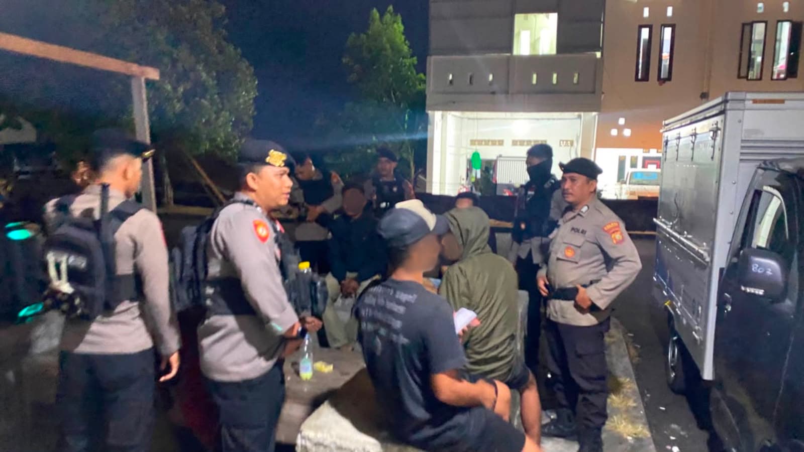 Respons Cepat Laporan Masyarakat, Sat Samapta Polres Ternate Bubarkan Pesta Miras di Tabahawa